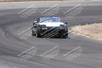 media/Jun-01-2025-CalClub SCCA (Sun) [[eae223c5dd]]/Group 1/Track Event 4/